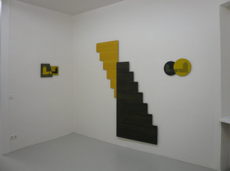 Gerhard Walter Feuchter | li. TUERME II | mi. ARCHITEKTONE (GEGENLAEUFIG) | 2009 | Mischtechnik/MDF (2-teilig) | 156 x 90 cm/119 x 60 cm | re. TUERME | Ausstellung Galerie Moench | 2011