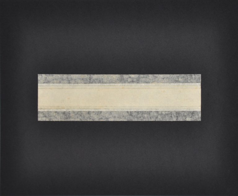 Ruth Gindhart | IX/2002 | Zeichnung: Kreppband auf Papier | 21 x 25 cm | Galerie Moench Berlin