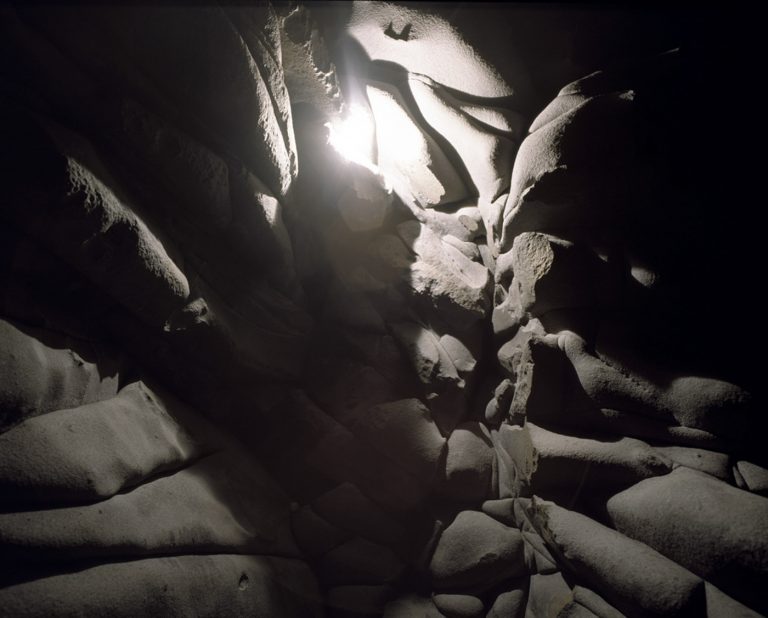 Friedrich Gobbesso IRRLICHT 4 | 2015 | Fotografie mit Magnesiumlicht auf Diafilm (6x9 cm) | Inkjet Fineart Print | Auflage 3 Expl. | 40 x 50 cm | Galerie Moench Berlin