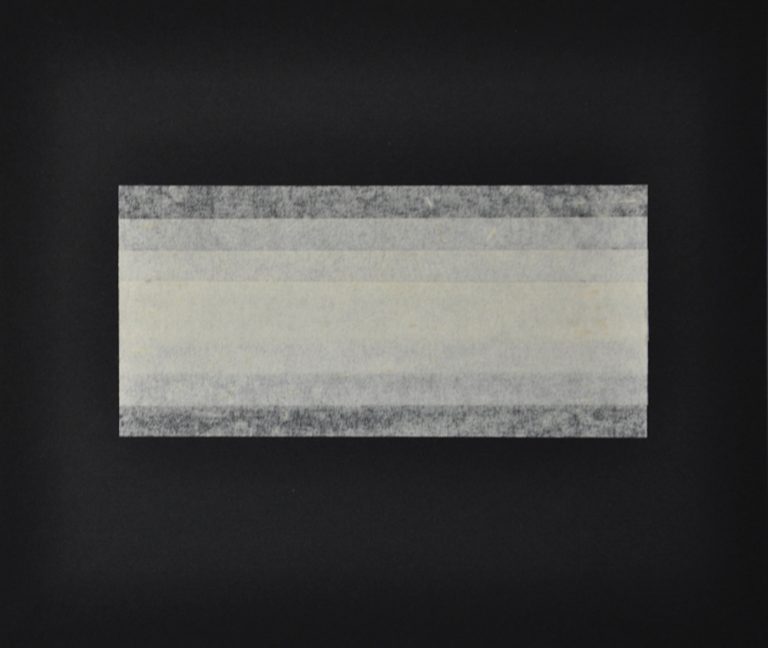 Ruth Gindhart | IX/2002 | Zeichnung: Kreppband auf Papier | 21 x 25 cm | Galerie Moench Berlin