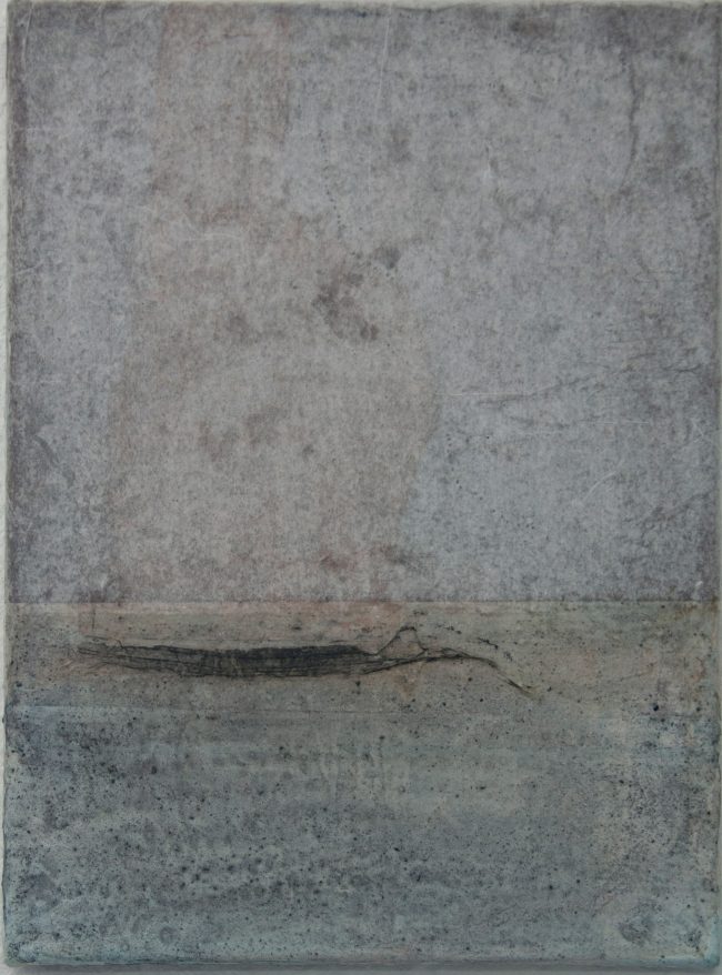 Carola Czempik | WINDFELDER 6 | 2013 | weißer Quarz, Marmor, Alabaster, Speckstein, Schiefer, Sandstein, Pflanzenfaser, transparente Chinapapiere und Wachs auf Leinwand | 40 x 30 cm | Galerie Moench Berlin