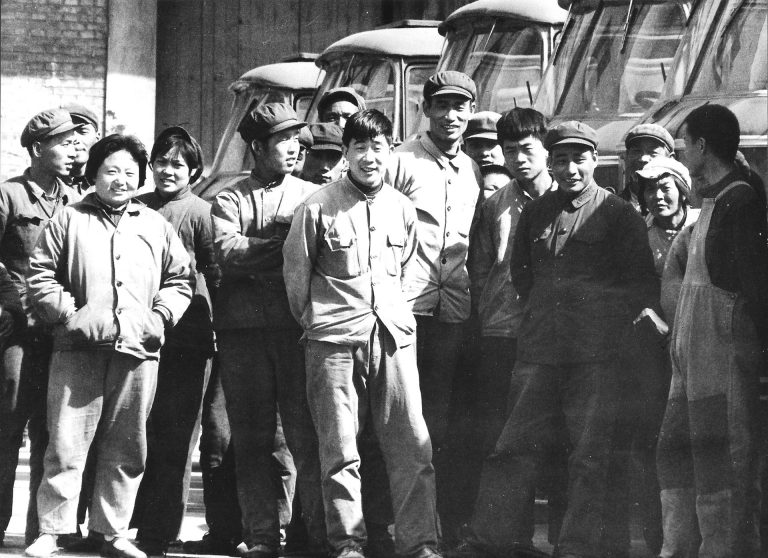 Walther Grunwald | MENSCHENBLICKE (Jinan, China) | 1975 | Schwarzweissfotografie auf Fineart Baryta | Galerie Moench Berlin