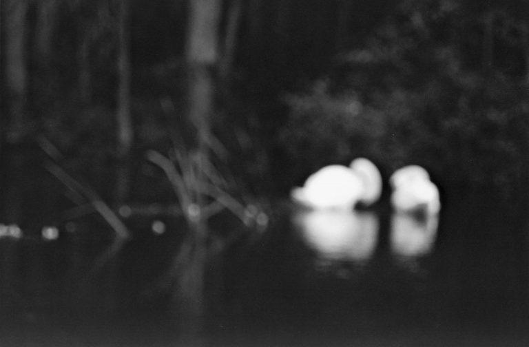 Walther Grunwald | ohne Titel 4 (aus der Serie AM RANDE DER STILLE) | 2004-2008 | Schwarzweissfotografie auf Barytpapier | Galerie Moench Berlin | 3. Europaeischer Monat der Fotografie Berlin