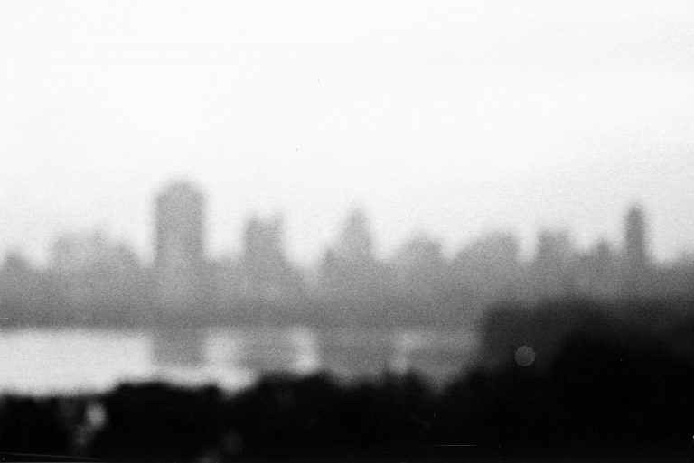 Walther Grunwald | ohne Titel 7 (aus der Serie AM RANDE DER STILLE) | 2004-2008 | Schwarzweissfotografie auf Barytpapier | Galerie Moench Berlin | 3. Europaeischer Monat der Fotografie Berlin