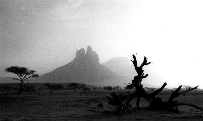 Walther Grunwald | ohne Titel 1 (aus der Serie ABSCHIED ENTGLEITEND) | 2003 | Schwarzweissfotografie auf Barytpapier | Galerie Moench Berlin