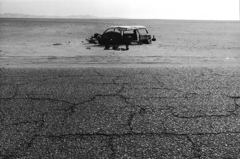 Walther Grunwald | ohne Titel (Sahara 89_35_11) | 1989 | Schwarzweissfotografie auf Barytpapier | 18 x 24 cm | Galerie Moench Berlin