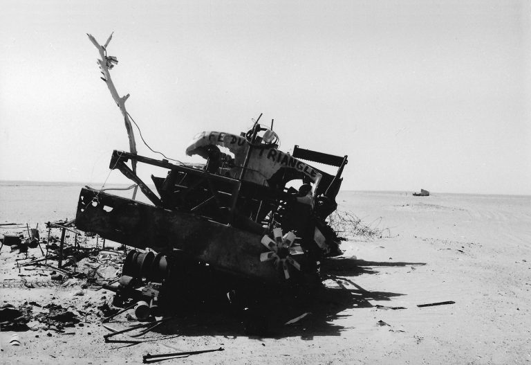 Walther Grunwald | ohne Titel (Sahara 89_36_35A) | 1989 | Schwarzweissfotografie auf Barytpapier | 18 x 24 cm | Galerie Moench Berlin