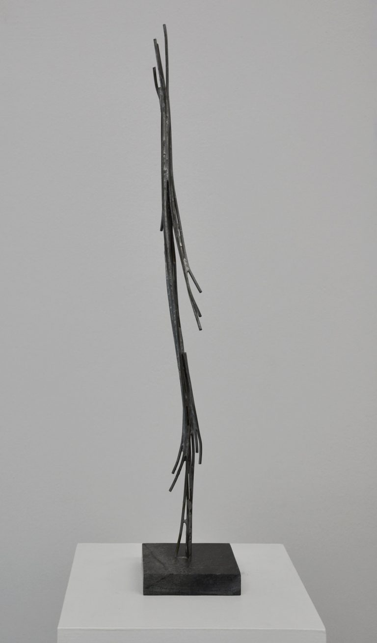 Brigitte und Martin Matschinky-Denninghoff | GARTEN 7 | 1994 | Messing und Zinn | Hoehe: 56 cm, Plinthe: 10 x 10 cm | Galerie Moench Berlin