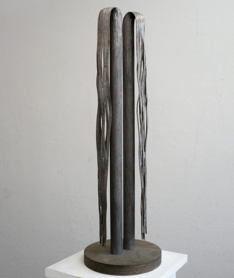 Brigitte und Martin Matschinky-Denninghoff | HERBST | 1979 | Messing und Zinn | 92 x 12 x 20 cm | WV Nr. 407 | Galerie Moench Berlin