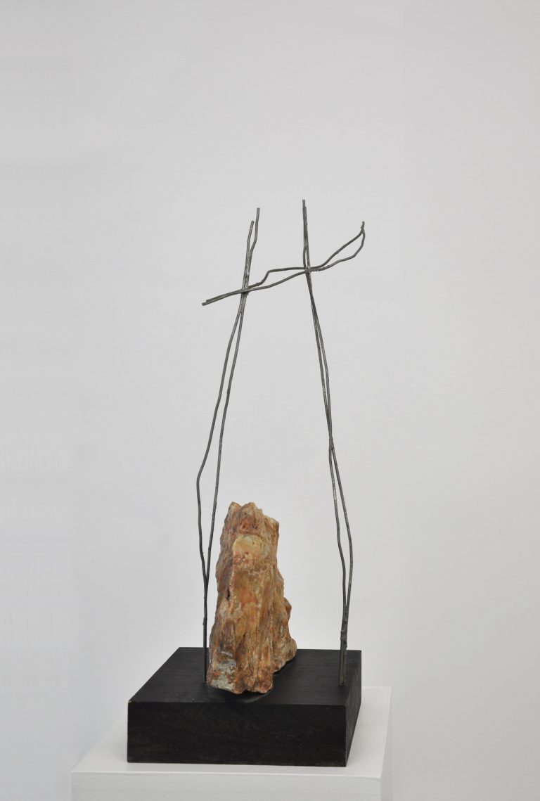 Brigitte und Martin Matschinky-Denninghoff | ohne Titel | 1991 | Messing, Zinn und Stein | Hoehe: 50 cm, Plinthe: 25 x 25 cm | Galerie Moench Berlin