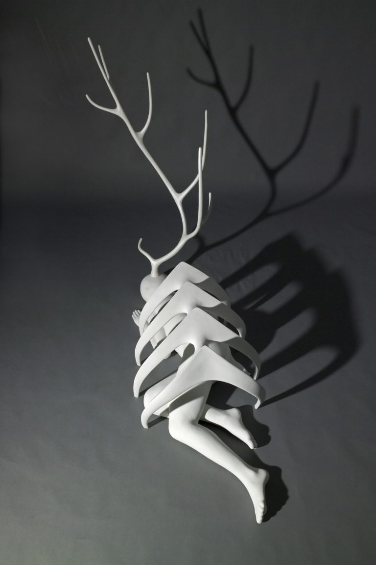 Victorine Mueller | DAS WESEN | 132 x 90 x 162 cm | 2004 | Foto: FMB Studio Mancia / Bodmer | Ausstellung A Moment in Time | Galerie Moench Berlin