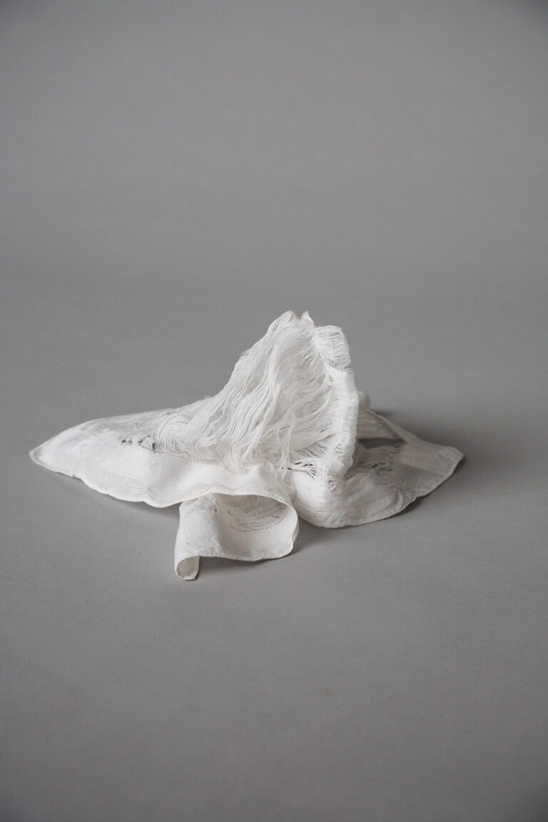 galerie moench zeitgenoessische kunst barbara caveng objekt skulptur koerper