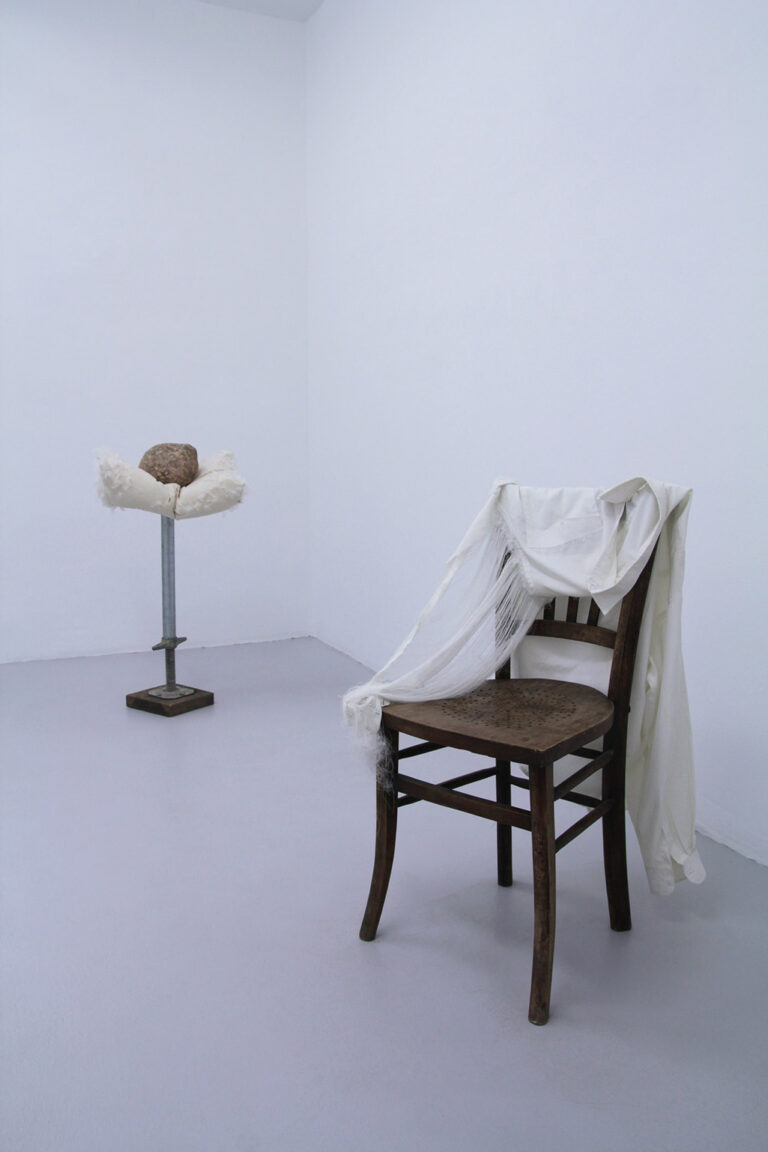 galerie moench zeitgenoessische kunst barbara caveng objekt skulptur koerper