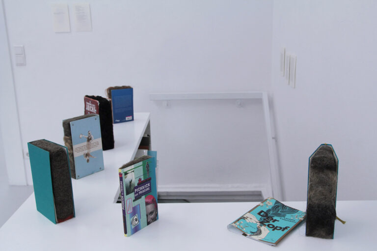 galerie moench zeitgenoessische kunst barbara caveng objekt skulptur koerper