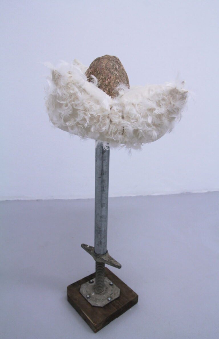 galerie moench zeitgenoessische kunst barbara caveng objekt skulptur koerper