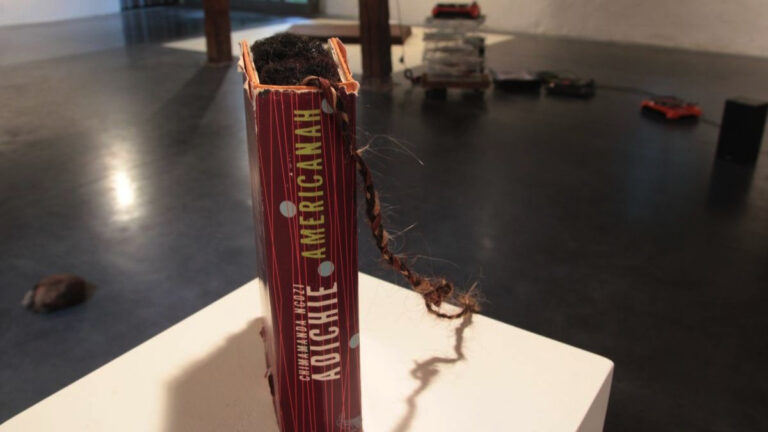 galerie moench zeitgenoessische kunst barbara caveng objekt skulptur koerper