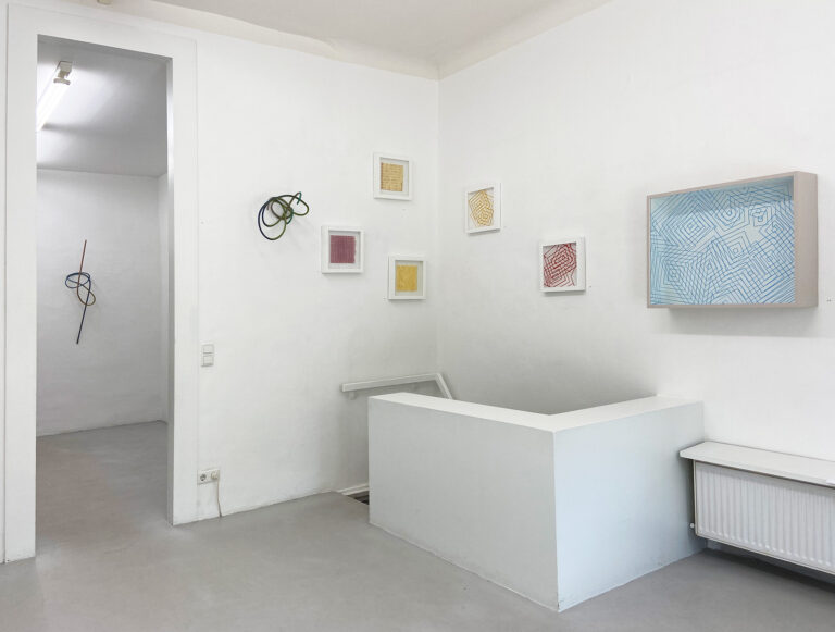 galerie moench zeitgenoessische kunst ruth gindhart bildhauerei zeichnung papier