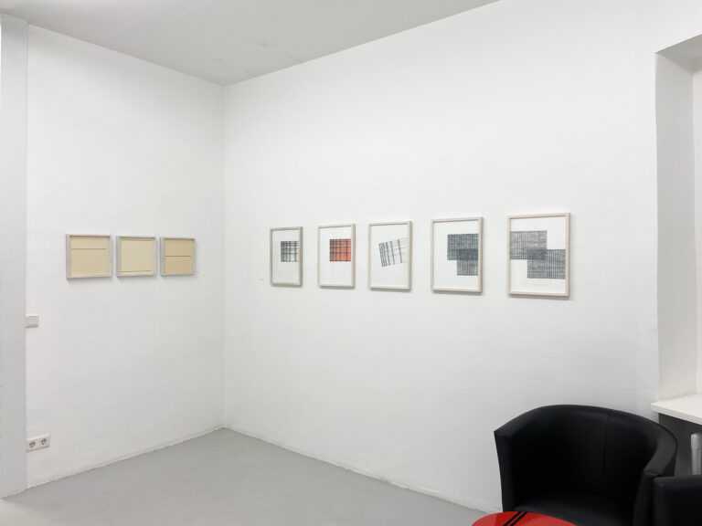 galerie moench zeitgenoessische kunst ruth gindhart bildhauerei zeichnung papier