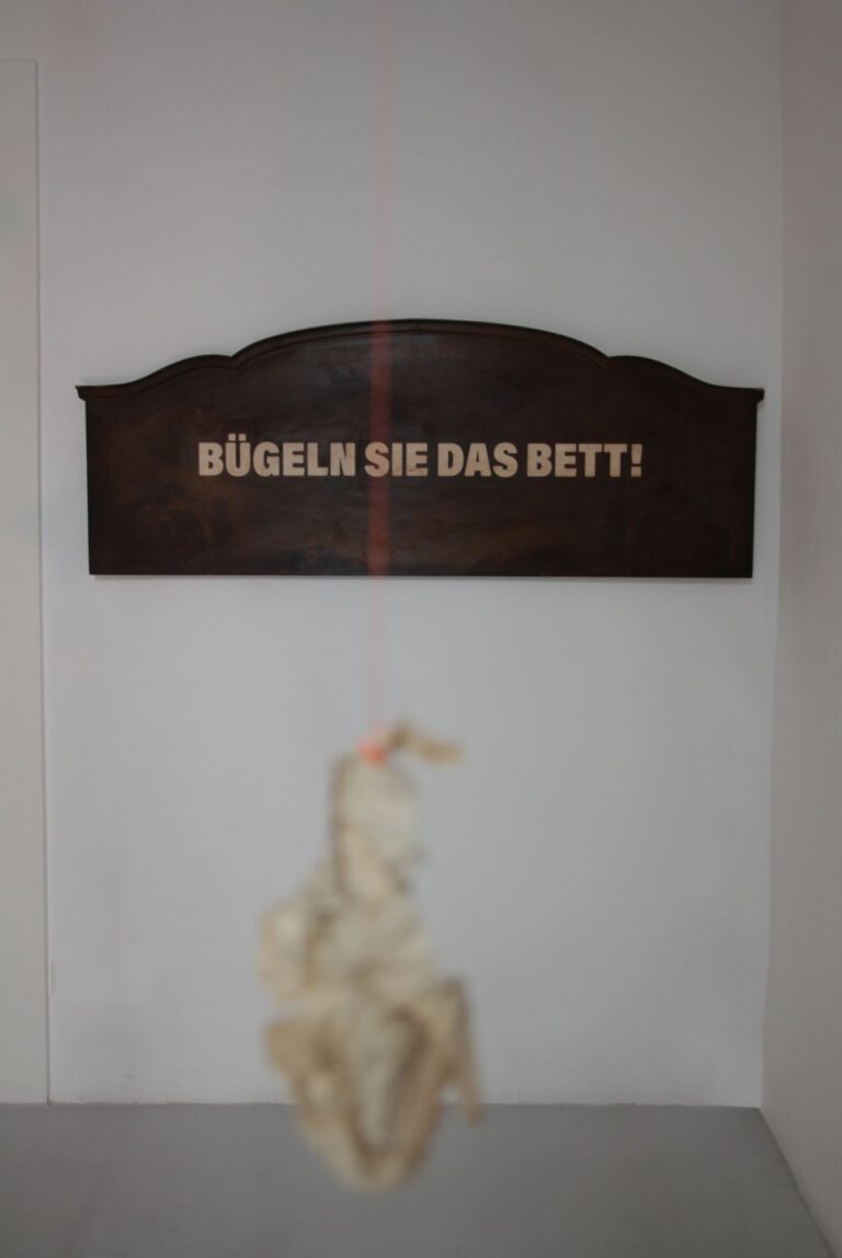 galerie moench zeitgenoessische kunst barbara caveng multi media art